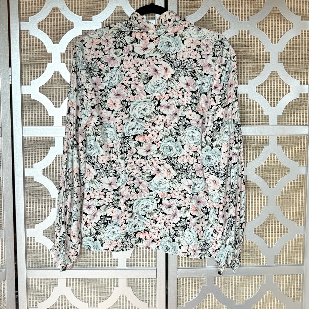 Liz Claiborne White and Pink Long Sleeve Button Down Blouse - Picture 7 of 7